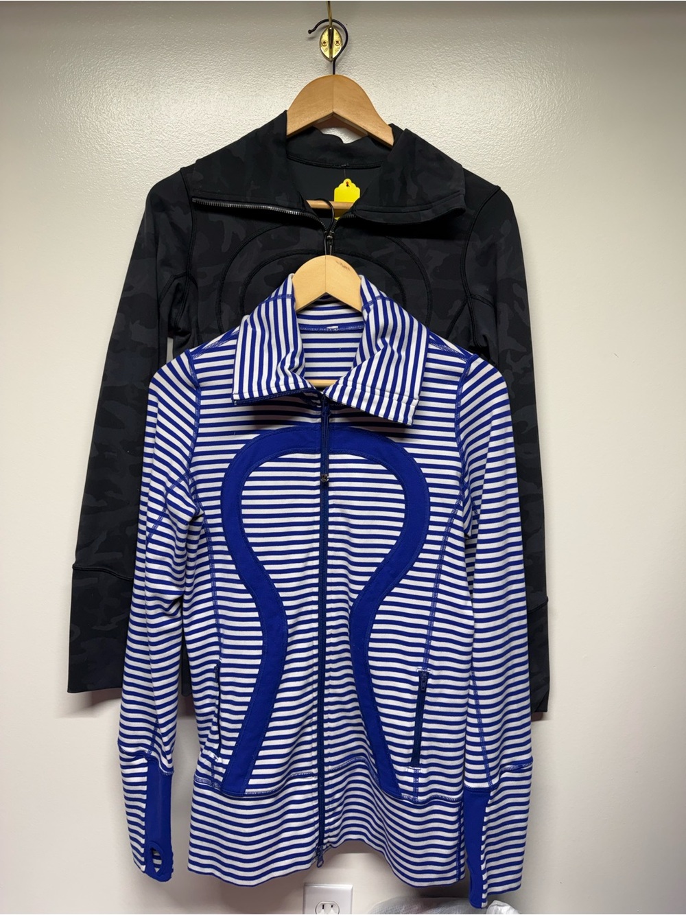 bundle of 2 lululemon athletica Blue & White Striped Full-Zip Jacket (Kids)